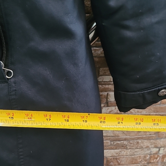 The North Face Women's Black Ski Jacket - Picture 8 of 17